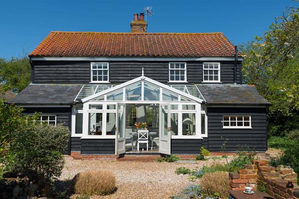 Navigation Cottage On The Historic Sea Lock Overlooking The Nature Reserve Молдон Экстерьер фото